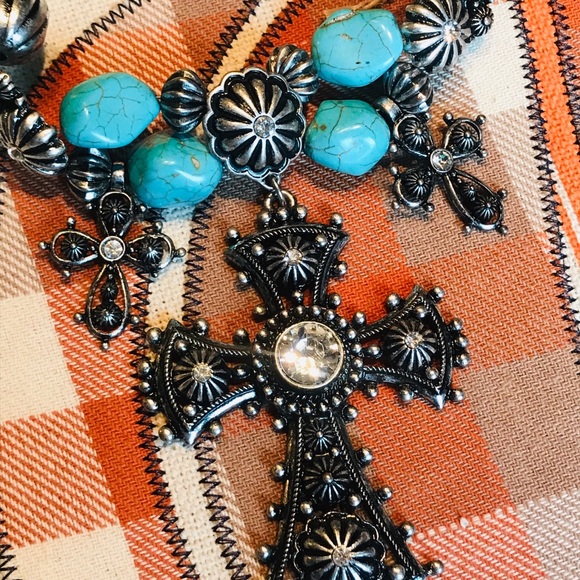 Large faux turquoise statement cross necklace - Picture 2 of 4